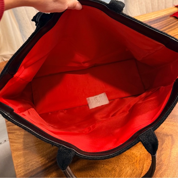 Givenchy Sherpa Tote from PARFUMS. Black Wool w Faux Leather & Red Interior nwot - Picture 5 of 16